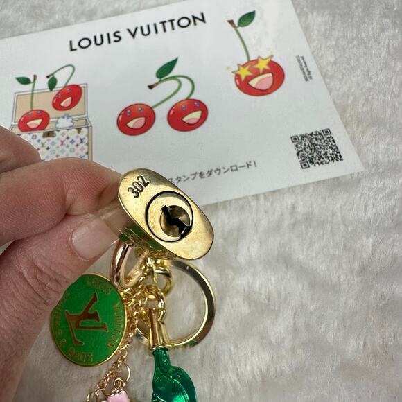 Louis Vuitton LOCK with cherry keychain bag charm & Takashi Murakami stickers - Picture 3 of 10